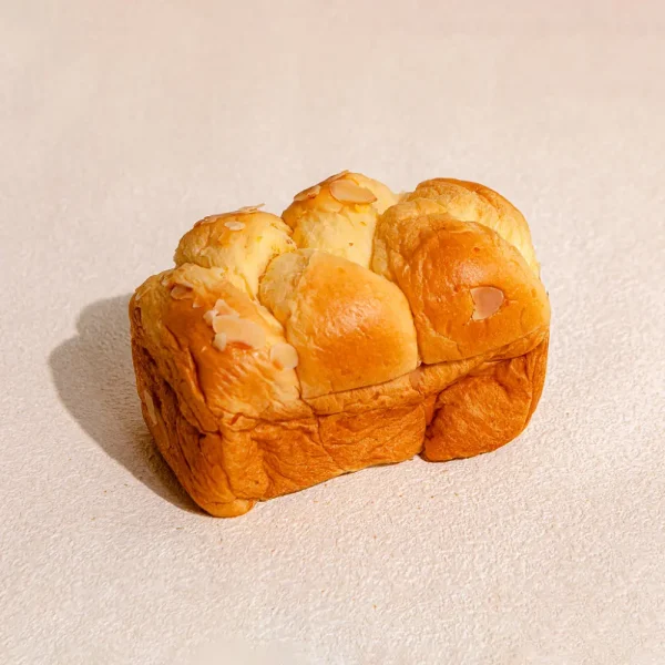 BÁNH MÌ HOA CÚC